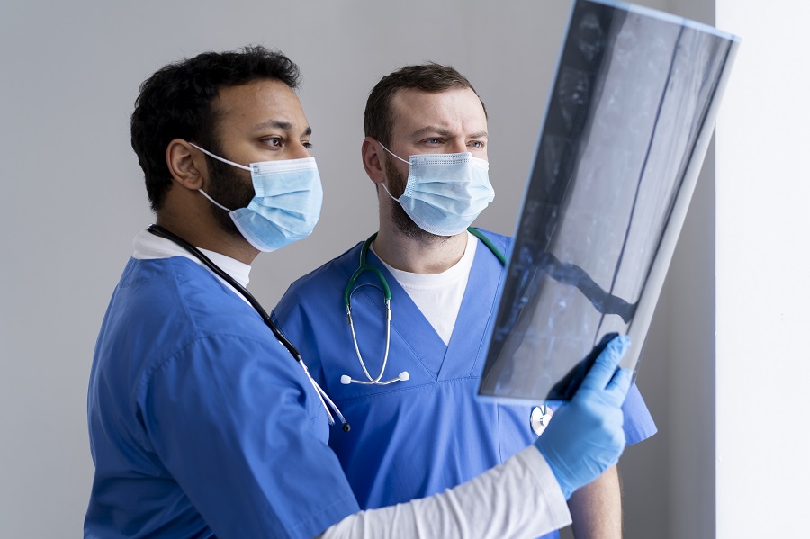 Thoracic Surgery Consultant Alessandro Maraschi at UCLH: Career and Clinical Practice